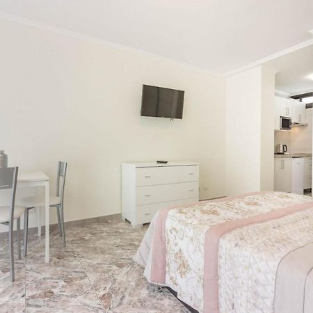 Tenerife Olympia Apart Hotel-Playa De Las Americas. Balcony, Sea View & Pool Exteriör bild